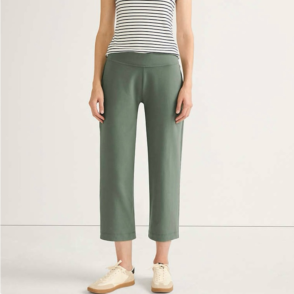 NEW Lands' End Women's Shore Stretch Knit Capri Pants - Size L Green